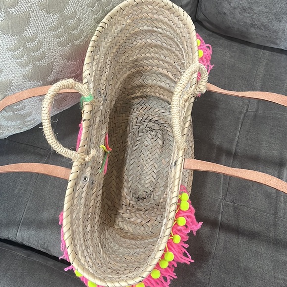 Maroccan Straw Pom Pom Beach Shoppers Bag - Picture 16 of 17